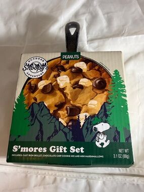 Peanuts S'mores Gift Set — Cast Iron Skillet Green, with chocolate chip cookie m